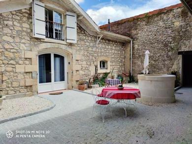 Дом отдыха Maison de 2 chambres a Jau Dignac et Loirac avec piscine partagee terrasse amenagee et WiFi a 20 km de la plage
