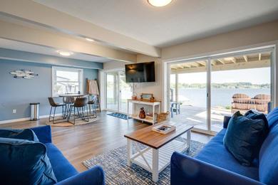 Hotel Waterfront Retreat on Apple Valley Lake!