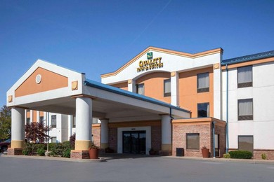 Отель Quality Inn & Suites Arnold