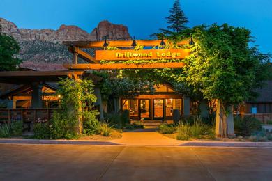 Отель Driftwood Lodge - Zion National Park - Springdale