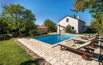 Holiday home Stunning home in Trgetari with Outdoor swimming pool, WiFi and 2 Bedrooms