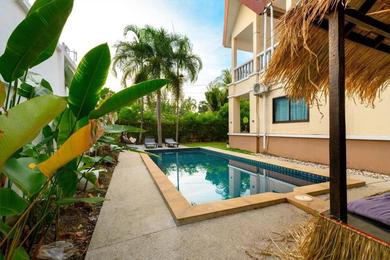 Private pool villa close to beach