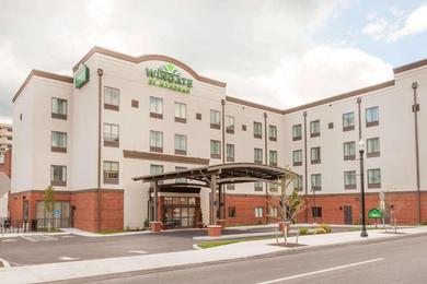 Hotel Wingate by Wyndham Altoona Downtown/Medical Center