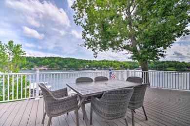 Дом отдыха Luxe Lake Ozarks Getaway with Private Boat Dock