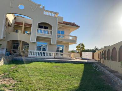 Amazing villa with pool in mubarak 7