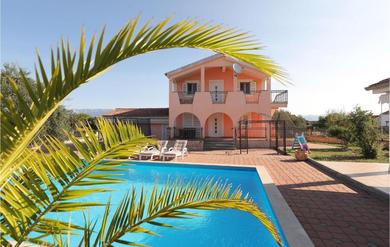 Holiday home Stunning home in Paljuv with Outdoor swimming pool, WiFi and 4 Bedrooms