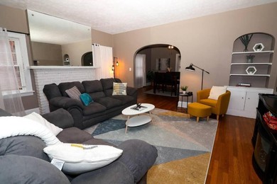 Hotel Stylish 3-bd Haven in Trendy Cleveland Heights!