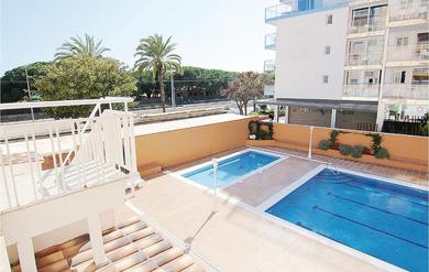 Apartments Amazing apartment in Malgrat de Mar with 3 Bedrooms, WiFi and Outdoor swimming pool