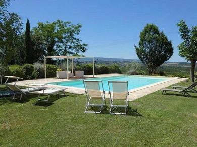 Villa Forcoli Villa Sleeps 4 with Pool and Air Con