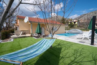 Hotel Ferienhaus mit Privatpool für 5 Personen ca 95 m in Katuni, Dalmatien Mosor