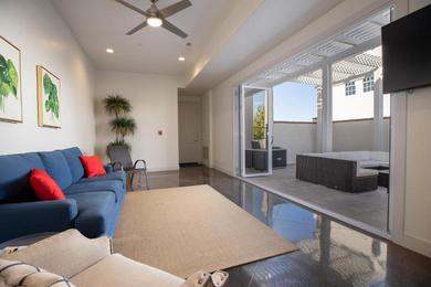 Villa Highlander - Townhome With Sun Soaked Patio & Spa