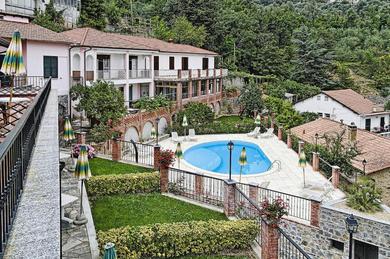 Apartments Apartment in Castellaro with terrace