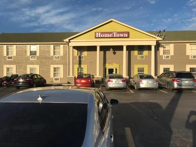 Motel Hometown Inn & Suites