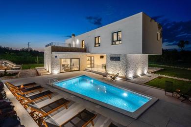 Villa Modern Villa M30 with private pool, 3 en-suite bedrooms