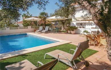 Apartments Nice apartment in Cartagena with WiFi, Outdoor swimming pool and Swimming pool