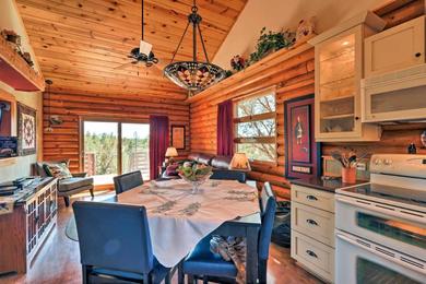 Holiday home 5-Star Log Cabin Quaint and Cozy, Near Grand Canyon