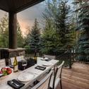 Holiday home Conifer by AvantStay Secluded Cabin Amongst the Trees w Hot Tub