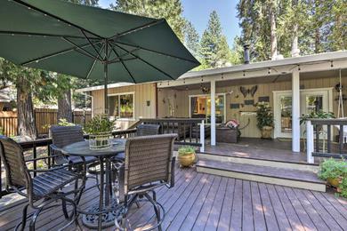Holiday home Charming Home with Deck - 16 Mi to Sutter Creek!
