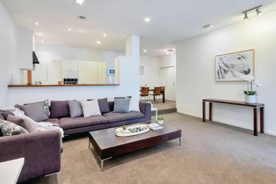 Apartments Spacious 2 Bedroom Newmarket Apartment with Carpark