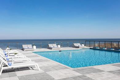 Курорт Delta Hotels by Marriott Virginia Beach Waterfront