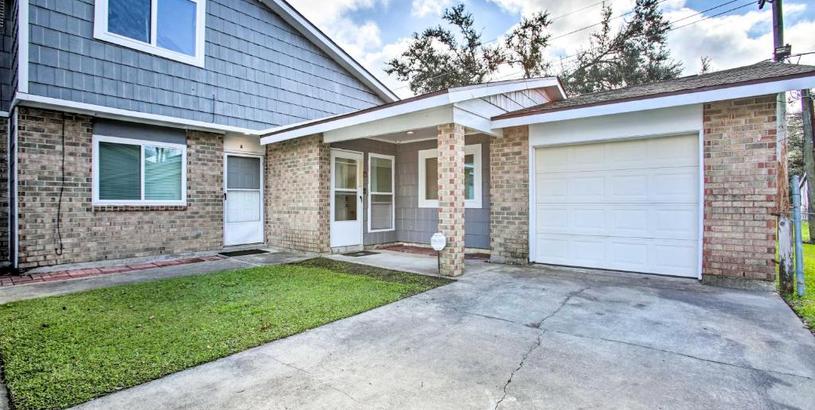 Holiday home LaPlace Townhome, 9 Mi to Lake Pontchartrain!