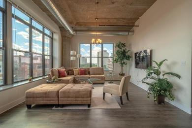 Апартаменты Luxurious and spacious 3br/2ba in Downtown Chicago with optional parking