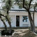 Holiday home The Roost Farmhaus on 20 acres, hill country view, firepit, swimming hole