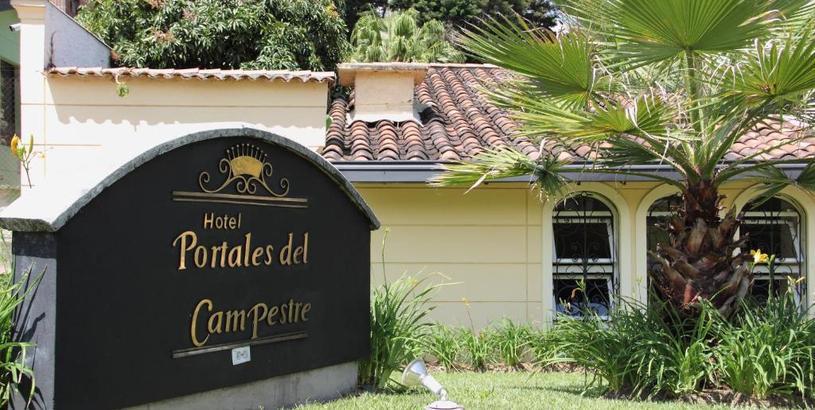 Отель Hotel Portales Del Campestre