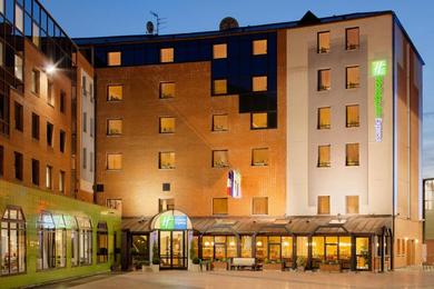 Отель Holiday Inn Express Arras, an IHG Hotel