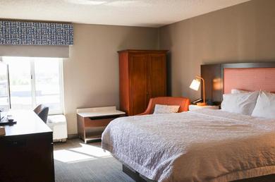 Отель Hampton Inn & Suites Scottsburg