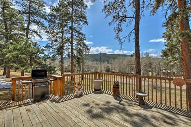 Holiday home Remodeled Conifer Cabin with Deck and Mountain Views!