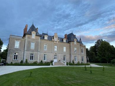 Апартаменты Château de St-fulgent, gîte La Tour