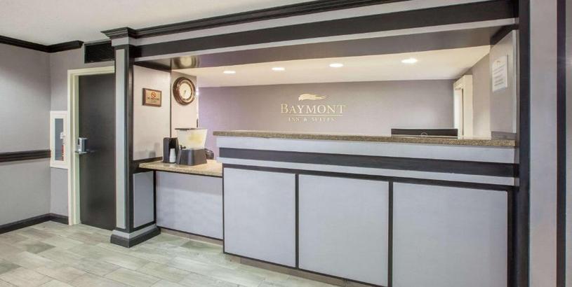 Отель Baymont by Wyndham Canton