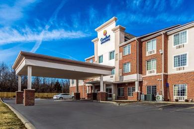 Отель Comfort Inn & Suites Dayton North
