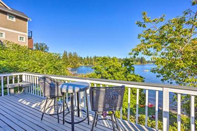 Holiday home Lakeside Lacey Gem with Fire Pit and Private Dock