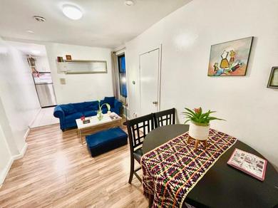 Apartments 2 Bedrooms Apartment 1 STOP FROM MANHATTAN - Free parking and first floor !
