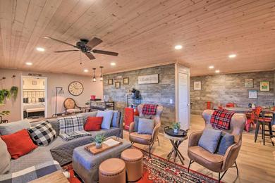 Lakemont Mtn Cabin with Game Room and Hot Tub!