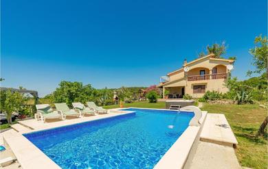 Holiday home Stunning Home In Ljubac With 6 Bedrooms, Wifi And Outdoor Swimming Pool