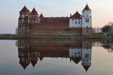 Hotel Mirskiy Castle