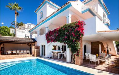Beautiful Home In Riviera Del Sol With 5 Bedrooms, Wifi And Swimming Pool