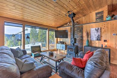 Holiday home Cozy St Marys Escape Mtn View, Hot Tub and Sauna!