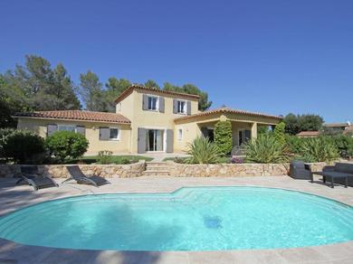 Villa Lush villa in Bagnols en Foret with private pool