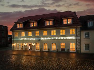 Отель Hotel Zur Burg GmbH
