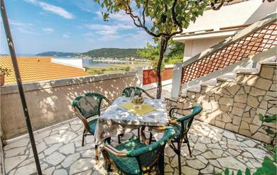 Apartments Awesome apartment in Supetarska Draga with 1 Bedrooms and WiFi