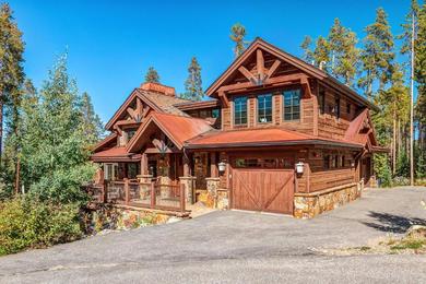 Luxurious 6BR with Hot Tub and Stunning Mountain Views