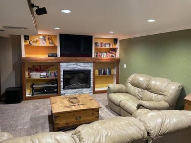 Newly Remodeled Basement Apartment cozy
