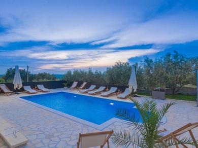 Villa Beautiful villa in Lisicic with private pool