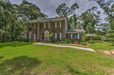 Holiday home Bonifay Estate with Spring-Fed Swimming Hole!