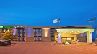 Отель Holiday Inn Express Hotel & Suites Colby, an IHG Hotel