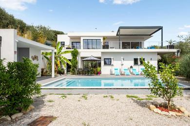 Villa Splendid villa with pool and seaview 20 min away from Nice center - Welkeys
